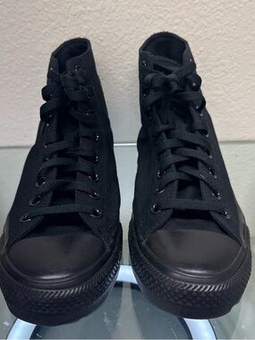 Mens 8 1/2 Converse Chuck Taylor All-Star high top sneakers
